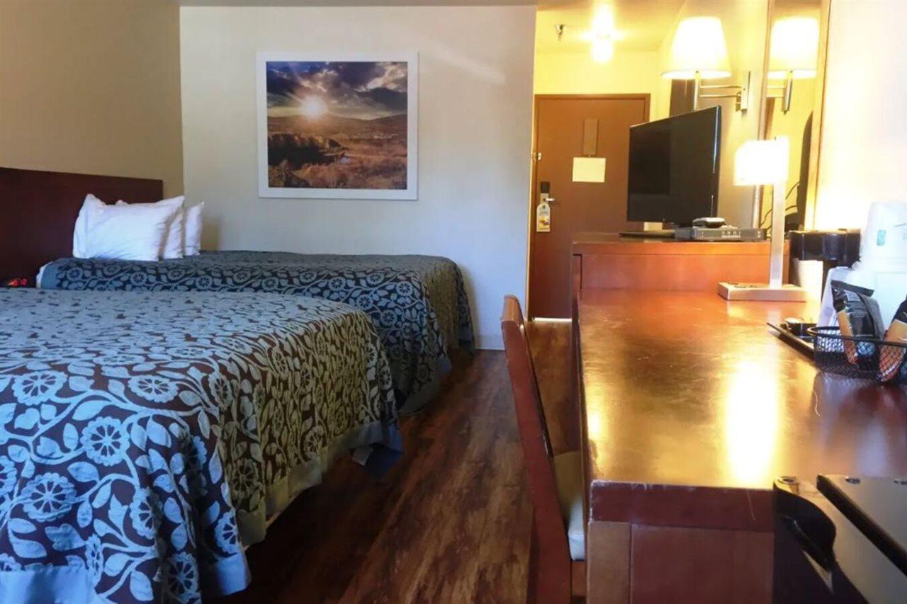Days Inn By Wyndham Taos Eksteriør billede