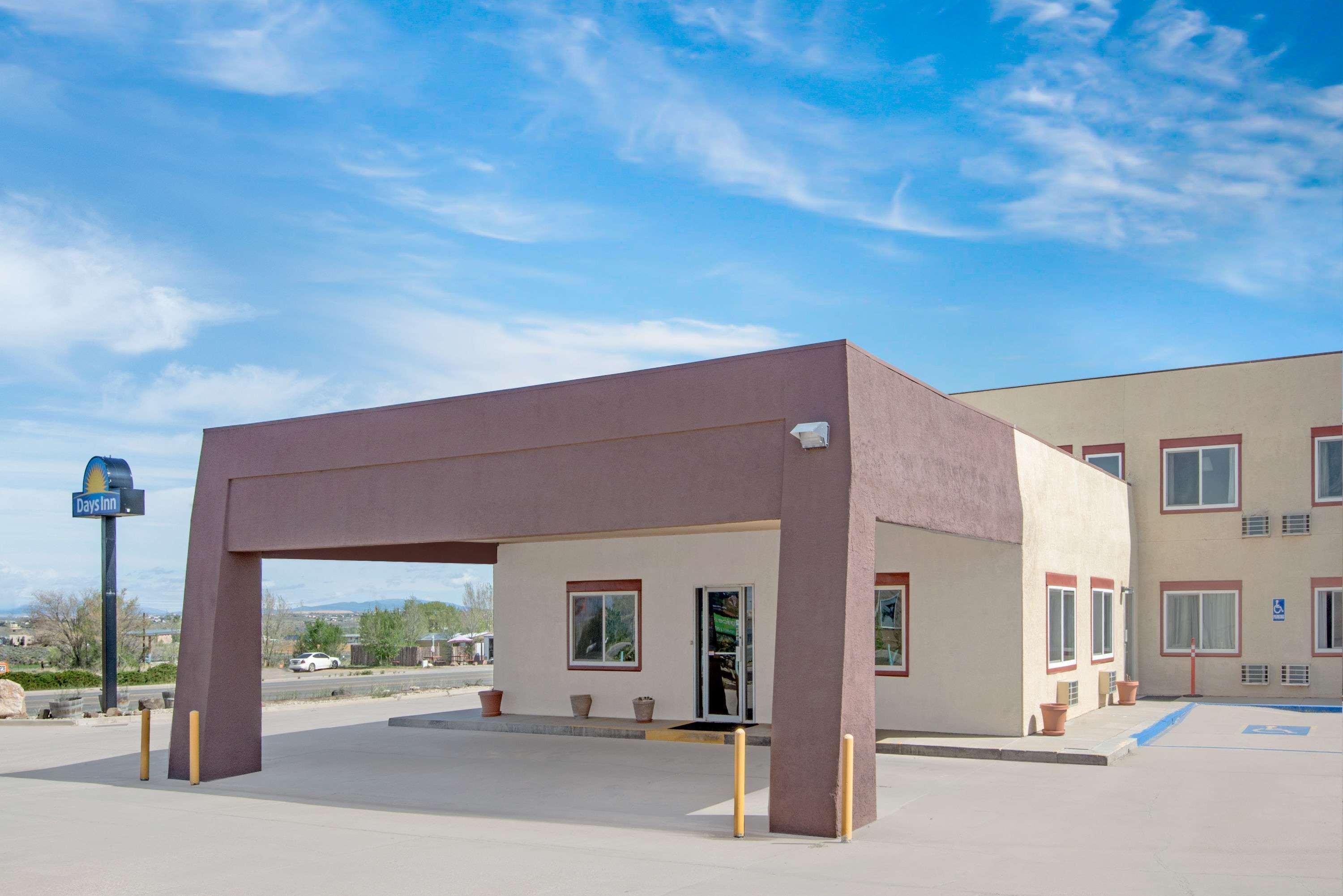 Days Inn By Wyndham Taos Eksteriør billede