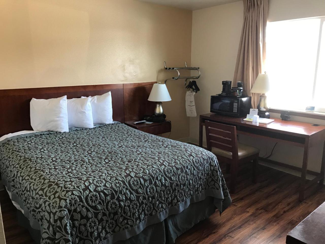Days Inn By Wyndham Taos Eksteriør billede